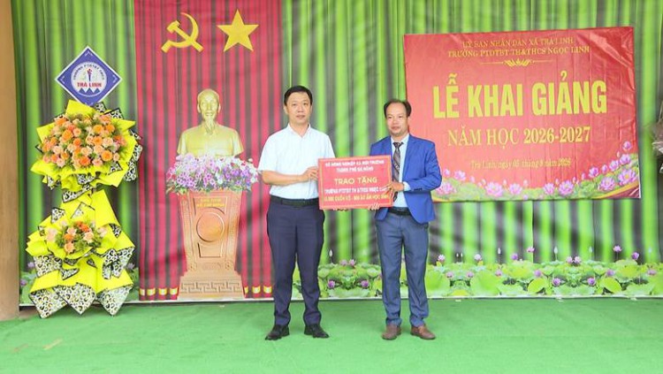 Đồng hành cùng học sinh Miền núi trong năm học mới